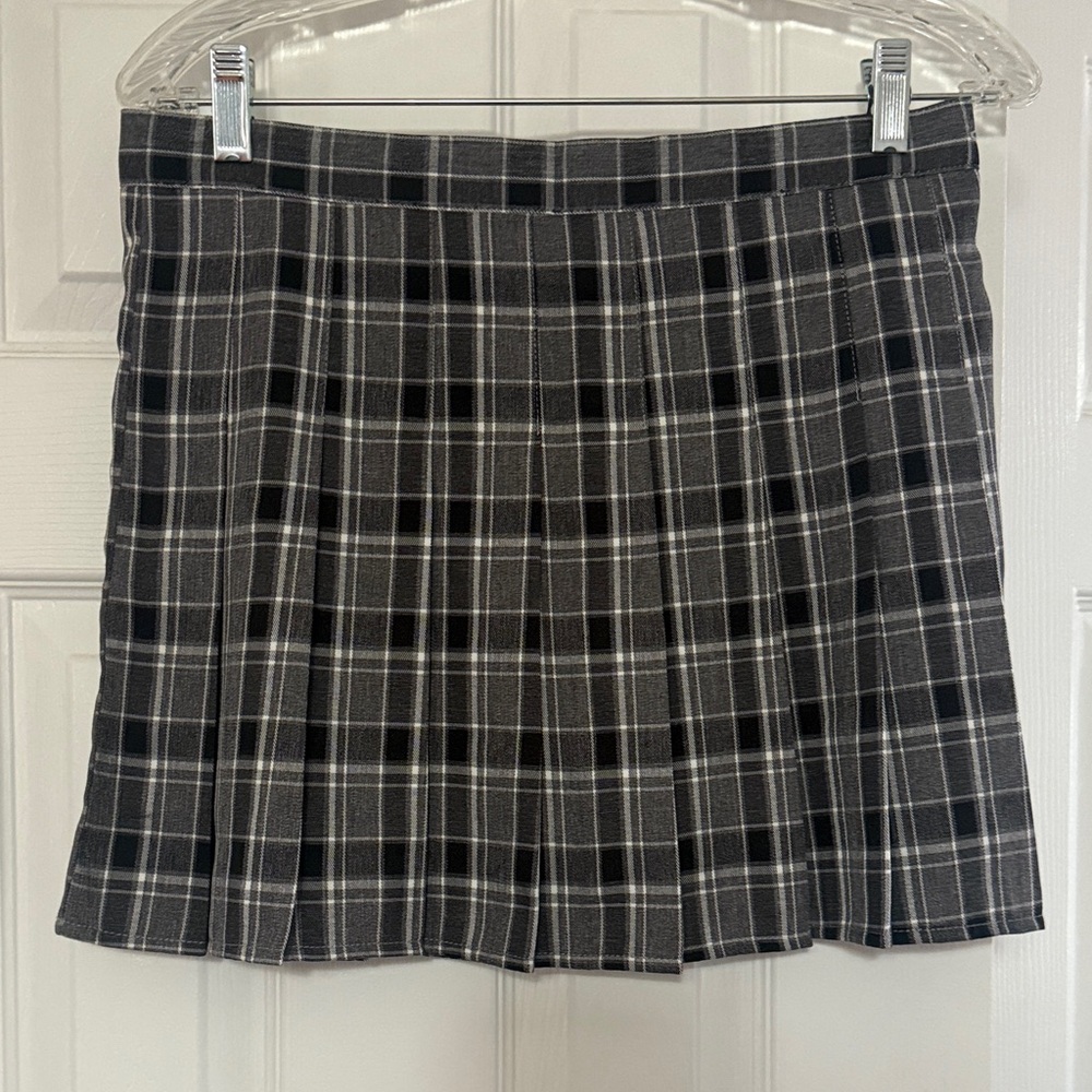Fashion&bdy Black and White Plaid Skirt with built in shorts and side zipper